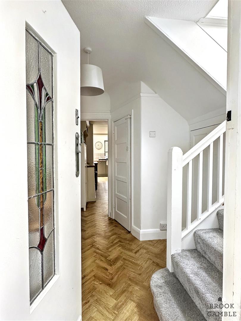 3 Bedroom House. Lawns Avenue in Eastbourne,  6